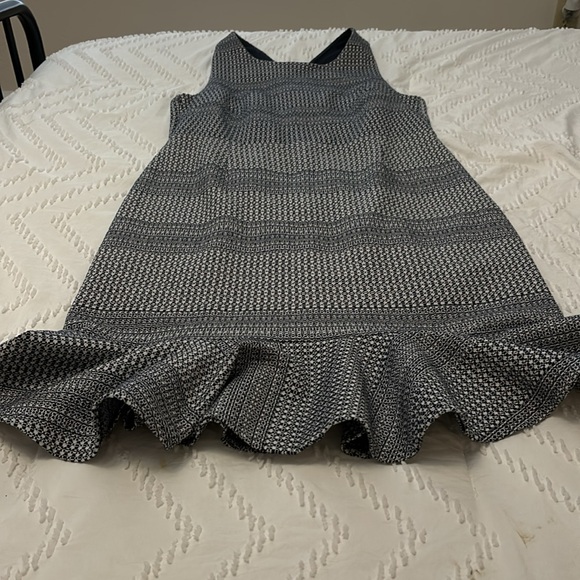 Beautiful Banana Republic Dress w/ criss cross back, Size 10, worn once - Picture 7 of 7